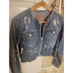 BBU Los Angeles  size L distressed  Lt. wash blue jean jacket zipper front
